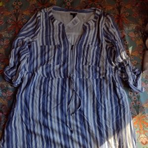 Blue & white striped mid length Torrid sz 0 dress w/ zipper, tie waist, pockets